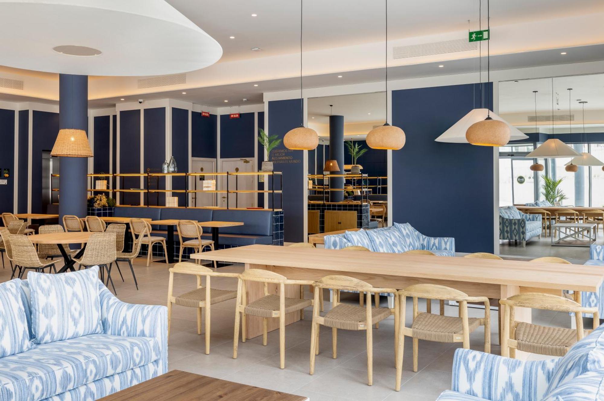 B&B Hotel Benidorm فينيسترات المظهر الخارجي الصورة